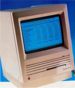 A publicity photo of the Macintosh SE. This image was taken from the April 1987 issue of “MacWorld”.